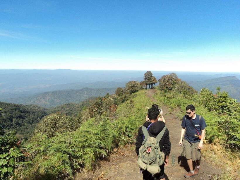 Chiang Mai: 2 Days Trek at Two Seasons Cliff - Day 1: Meo Hill Tribe Village to Two Seasons Cliff
