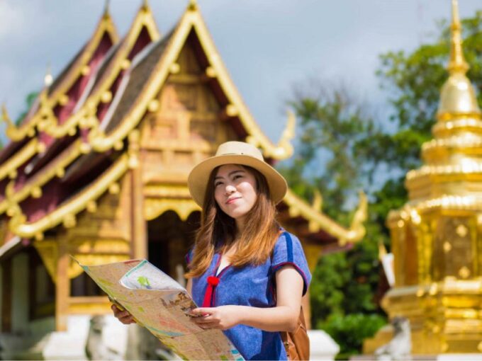 Chiang Mai: 3 Hour Old City and Temples Guided Walking Tour - Appreciating Wat Phra Singh