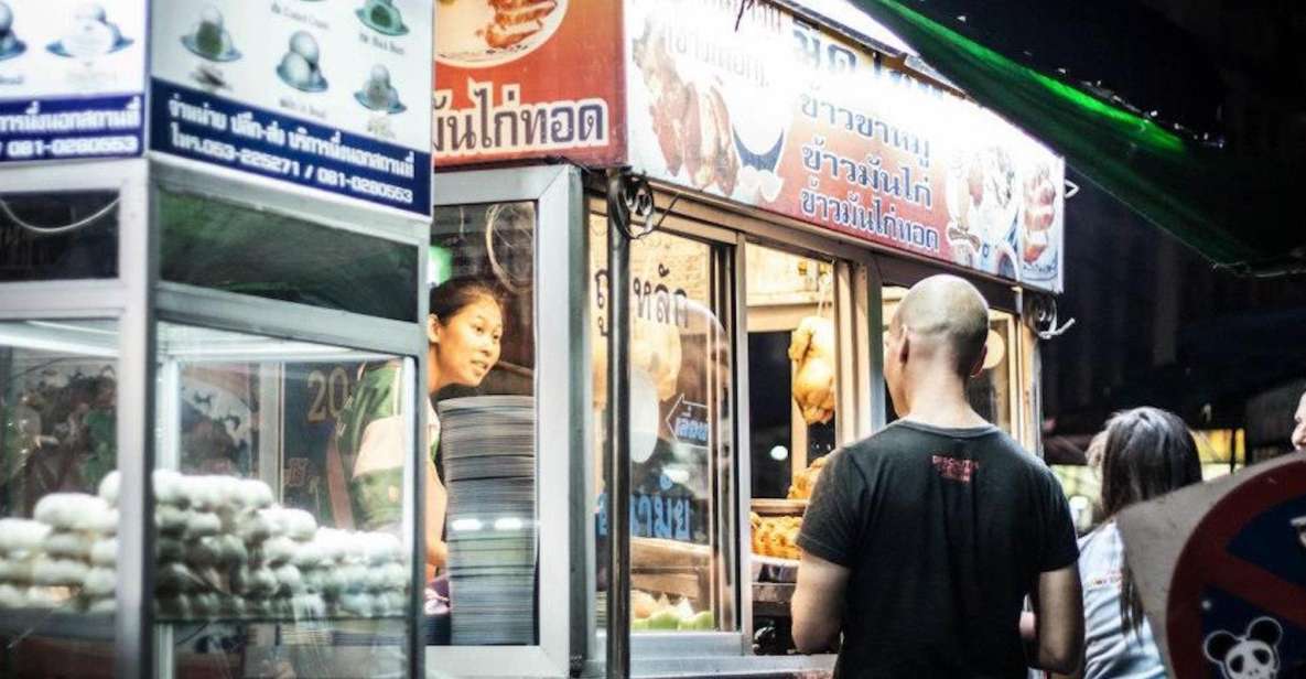Chiang Mai: Evening Local Street Food Market Tour - Experienced Local Guide