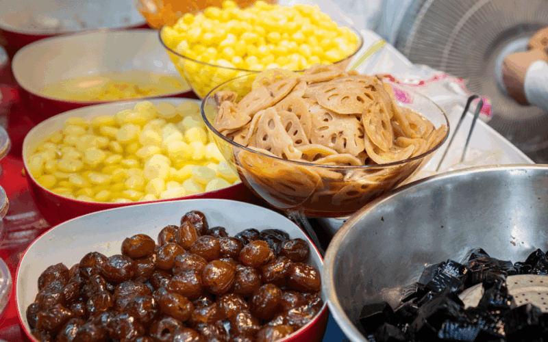 Chiang Mai: Evening Sightseeing and Local Food Guided Tour - Tour Inclusions