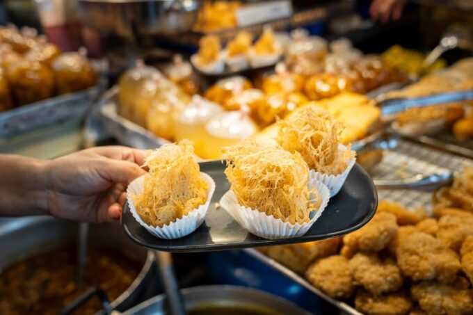 Chiang Mai: Evening Sightseeing and Local Food Guided Tour - What to Expect on the Tour