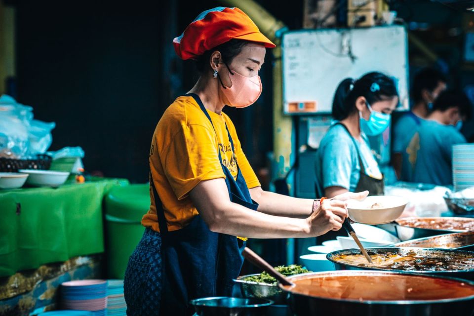 Chiang Mai: Food Tour by Songtheaw Truck With 15+ Tastings - Meeting Point and Transport