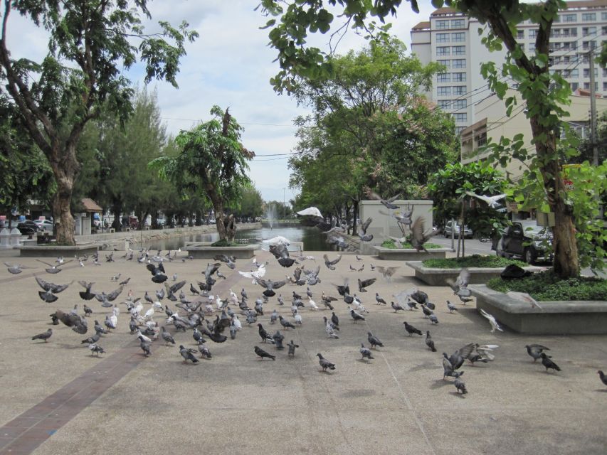 Chiang Mai: Guided Historical City Tour by Bike With Lunch - Booking and Cancellation
