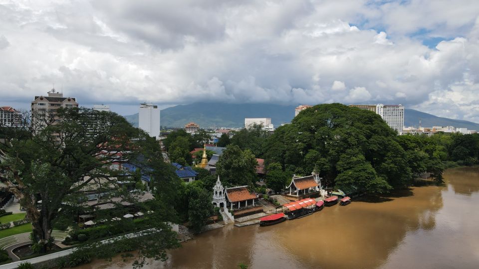 Chiang Mai: Guided Historical City Tour by Bike With Lunch - Logistics