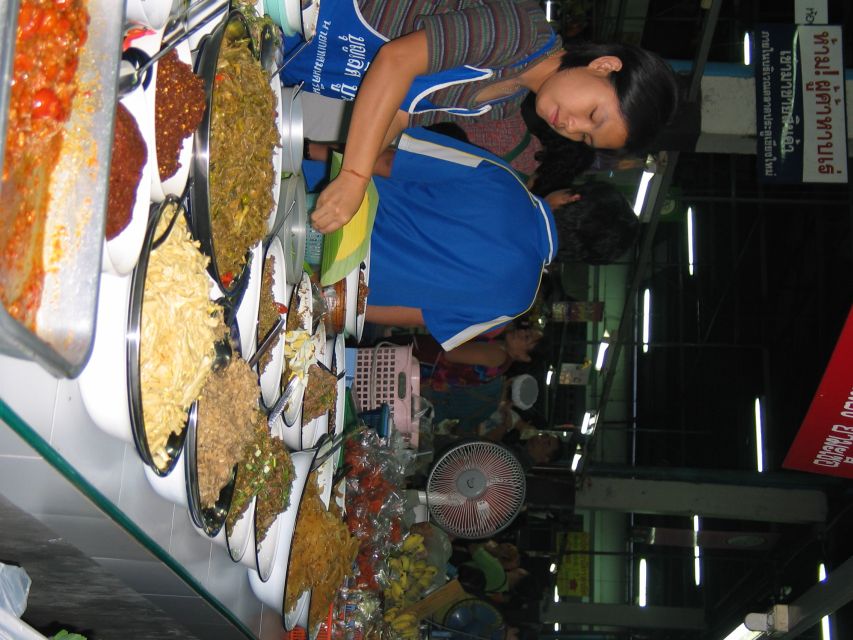 Chiang Mai: Guided Historical City Tour by Bike With Lunch - Frequently Asked Questions