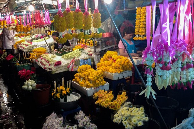 Chiang Mai Michelin Food Walking Tour With Professional Tour Guide - Why Choose a Guided Tour