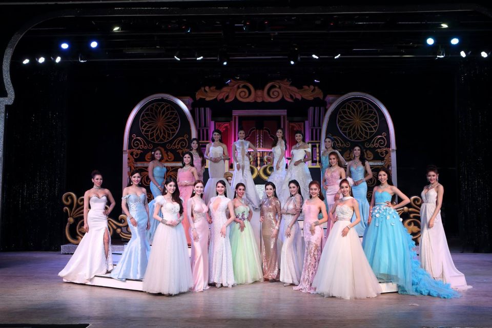 Chiang Mai: Miracle Cabaret With Private Transfer - Theater and Seating Capacity