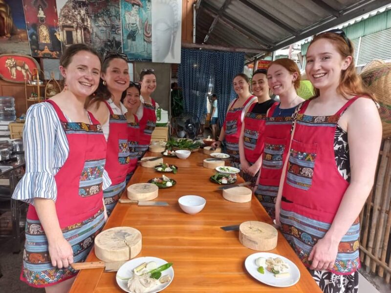 Chiang Mai: Small Group Thai Cooking Class With Market Tour - Class Structure