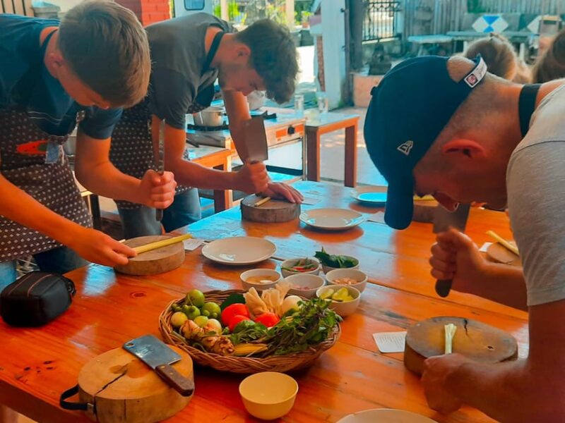 Chiang Mai: Thai Cooking Class With Market Tour - Class Details