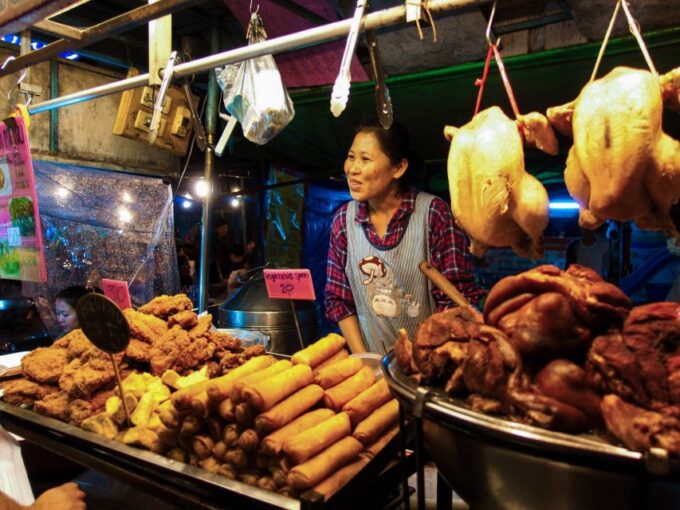 Chiang Mai: Tuk-Tuk Evening Tour With Temples & Street Foods - Suitability and Restrictions