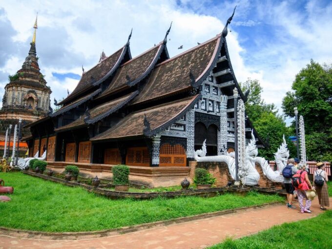 Chiang Mai: Tuk-Tuk Evening Tour With Temples & Street Foods - Booking and Cancellation Policy