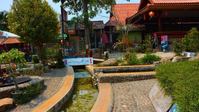 Chiang Mai: White, Blue & Big Buddha Temples in Chiang Rai - Big Buddha Temple (Wat Huay Pla Kang)