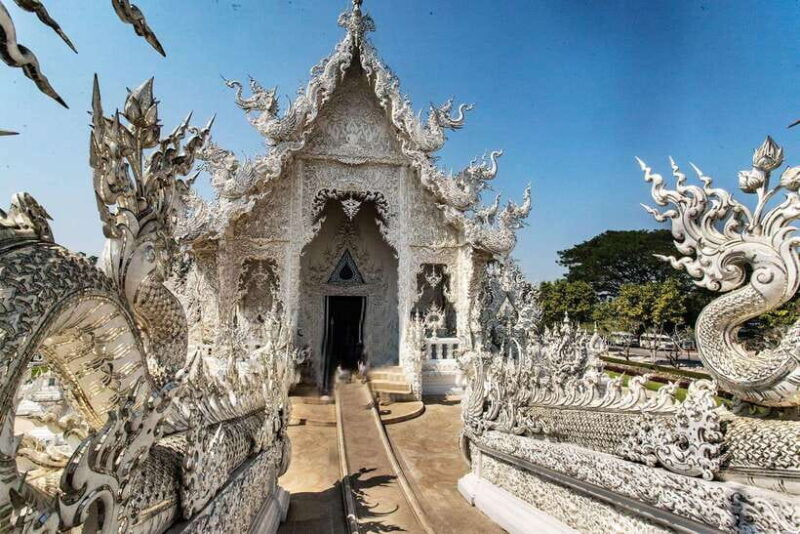 Chiang Rai: 3 Famous Temples & Lalita Cafe' | Private Tour - Exploring Wat Rong Sue Ten (Blue Temple)