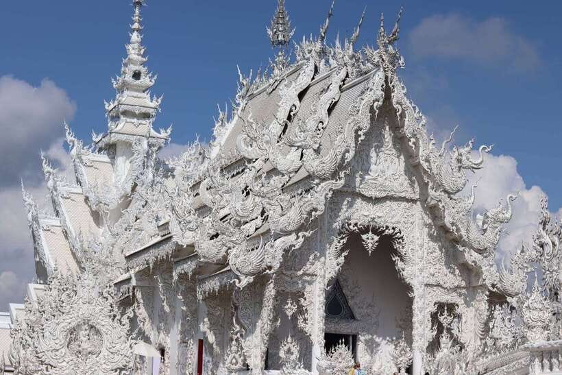 Chiang Rai: Temples Trip With Sang Kaew and Lalitta Cafe - Trip Overview and Duration