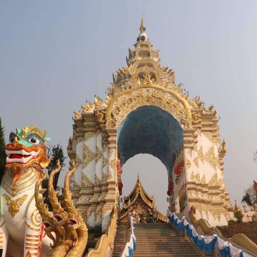 Chiang Rai: Temples Trip With Sang Kaew and Lalitta Cafe - Pickup and Transportation Details