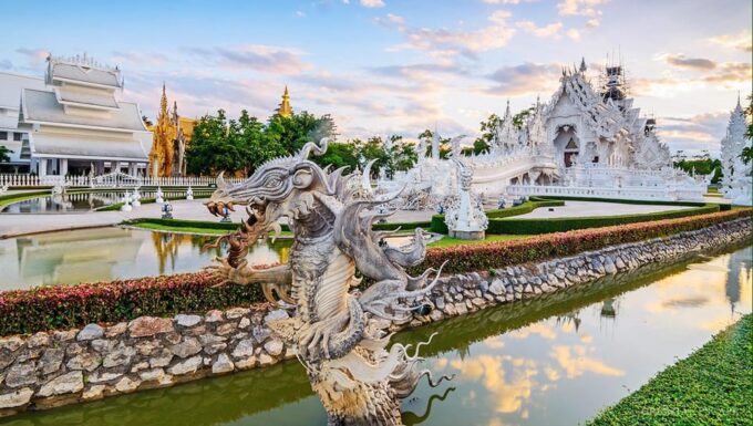 Chiang Rai: White & Blue Temples, Black House & Lunch, Guide - Customer Reviews