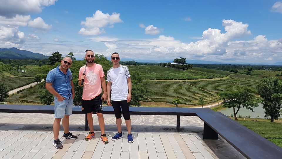 Chiang Rai:Guide With Lunch Full Day Highlight Tour - Baan Dam Museum