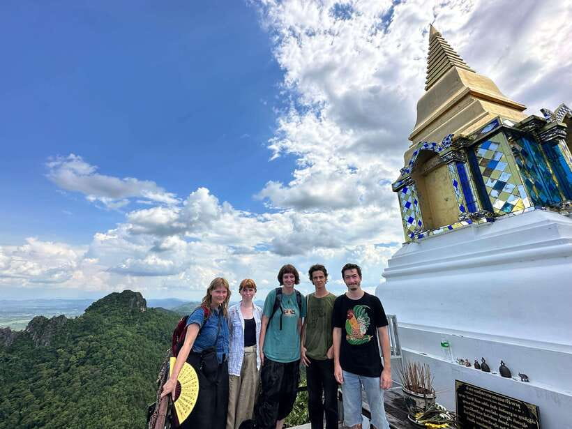 Chiangmai : Sky Pagodas in Lampang , Mae Kampong & More. - Key Points