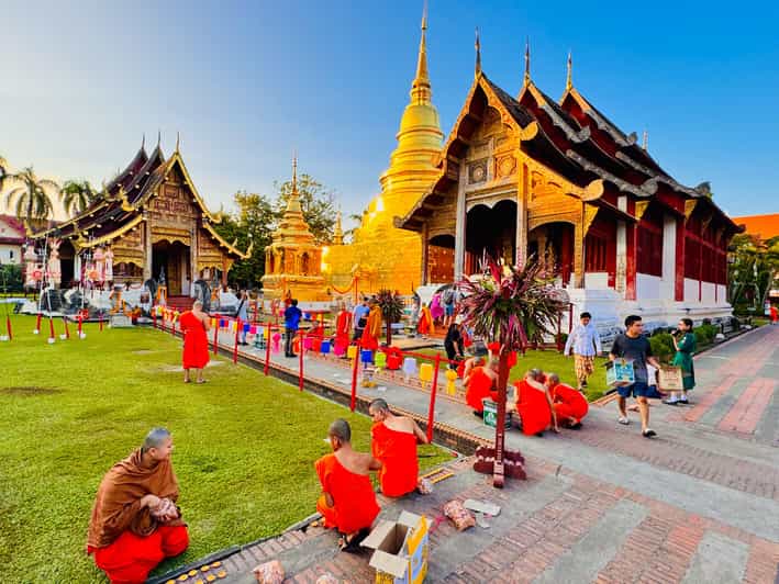 Chiangmai: Temple and City Walking Tour With Exmonk Part 1 - Exploring the Largest Stupa at Wat Chedi Luang