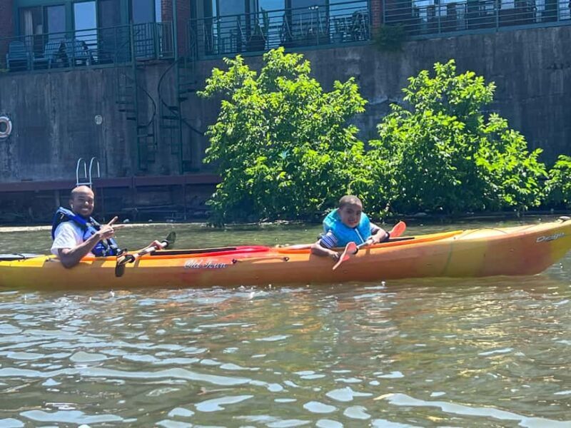 Chicago: 2-Hour Kayak Rental from Bridgeport - Key Points