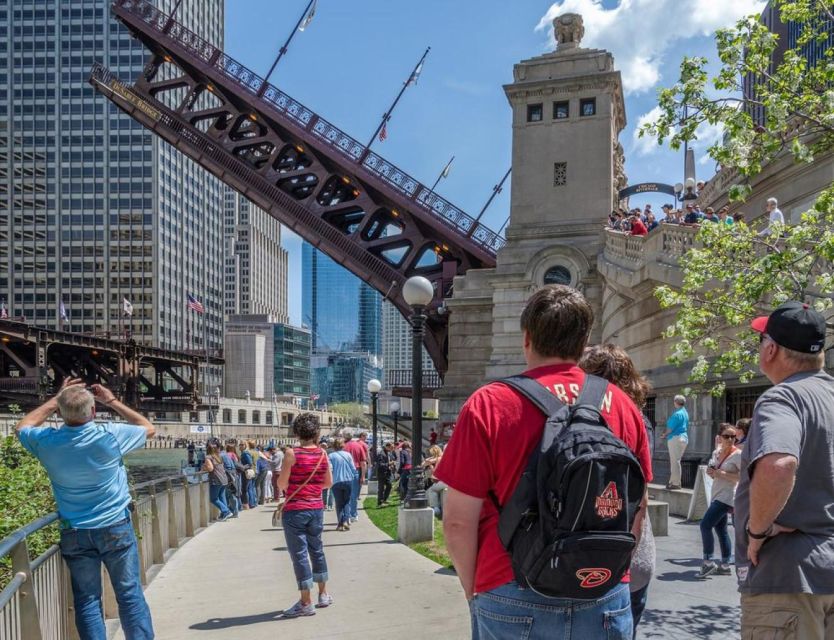 Chicago: Best of Attractions Walking Tour +Bike/Kayak Rental - Key Points