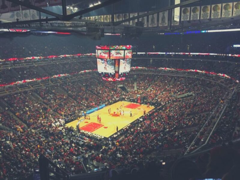 Chicago: Chicago Bulls Basketball Game Ticket - Food, Merchandise, and Extras