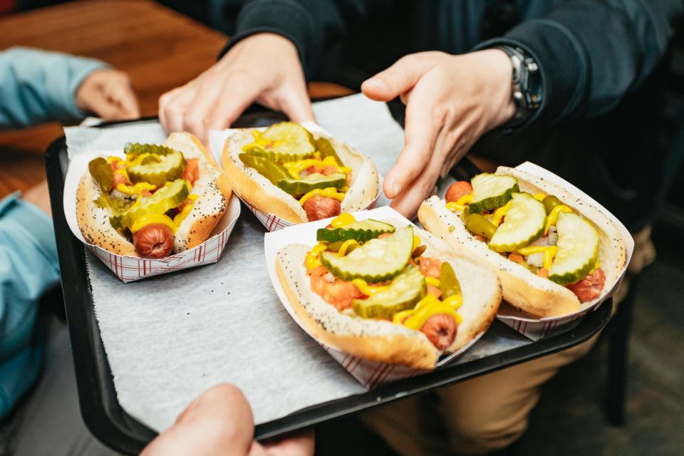 Chicago: Classic Food Walking Tour With Bike or Kayak Rental - Included Experiences
