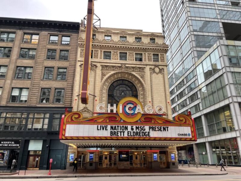 Chicago District: A Self-Guided Audio Tour - Strolling the Chicago Riverwalk
