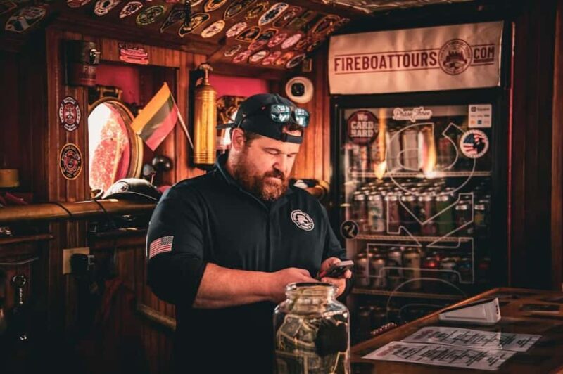 Chicago: Fireworks Cruise on a Historic Fireboat - An Authentic Chicago Experience on Lake Michigan