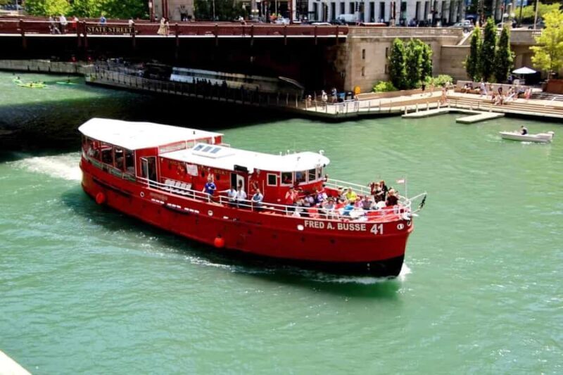 Chicago: Fireworks Cruise on a Historic Fireboat - The Scenic and Festive Atmosphere