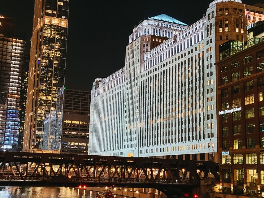 Chicago: Fireworks Cruise With Lake or River Viewing Options - Dress Code and Recommendations