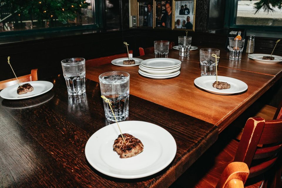 Chicago: Gangsters and Food Tasting Walking Tour - Key Points