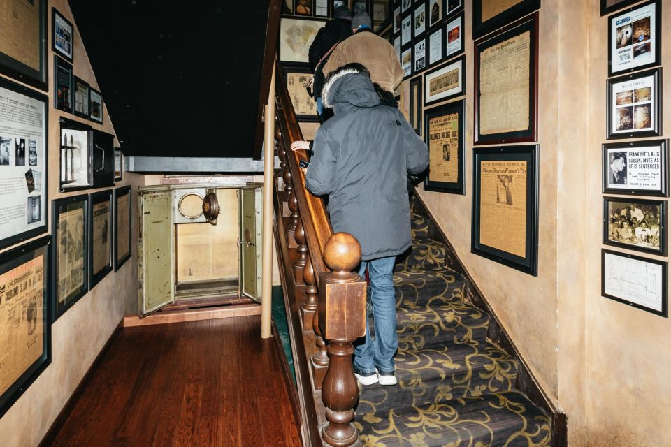 Chicago: Gangsters and Food Tasting Walking Tour - Tour Duration and Distance