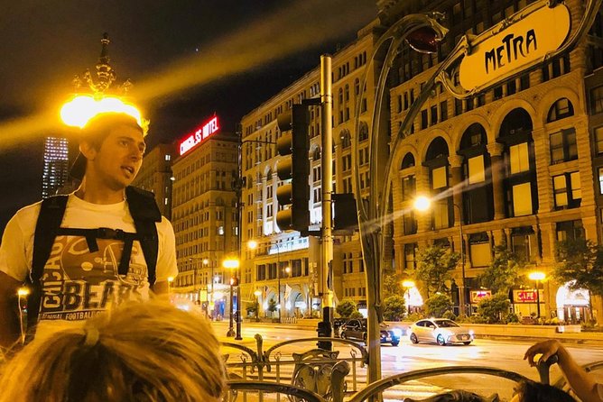 Chicago: Gangsters and Ghosts Walking Tour - Engaging Tour Guides