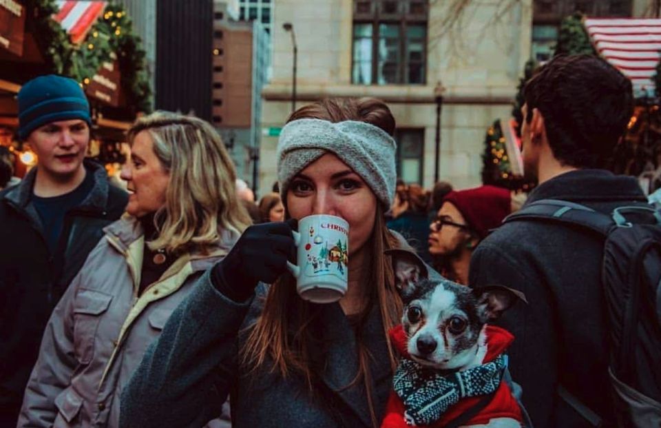 Chicago: Guided Holiday Walking Tour and Food Sampling - Included in the Tour