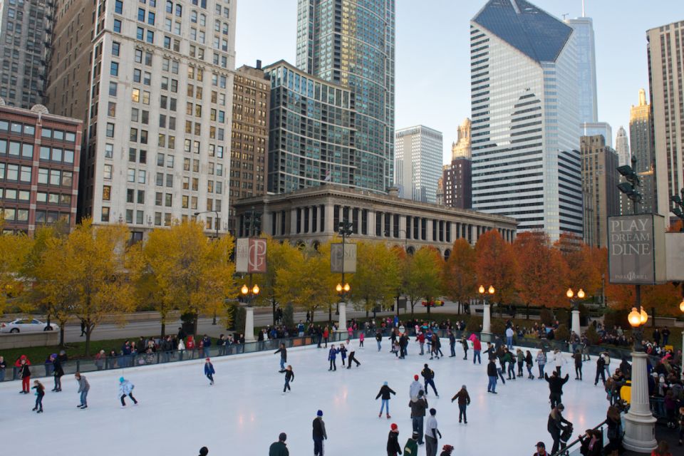 Chicago: Guided Holiday Walking Tour and Food Sampling - VIP Drink Package Upgrade