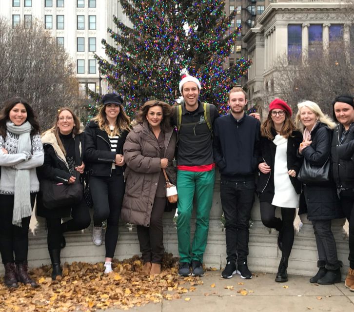 Chicago: Guided Holiday Walking Tour and Food Sampling - Gratuity for the Guide