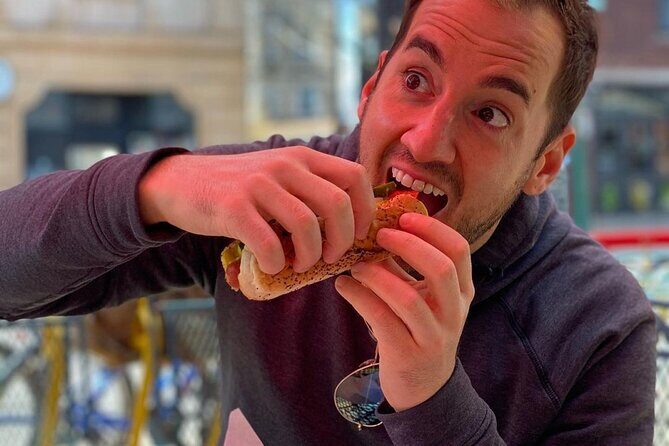 Chicago Half-Day Walking Food Tour with Free Bike or Kayak Rental - Key Points