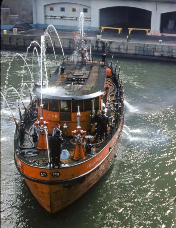 Chicago: Happy Hour Cruise - The Friday Live Music Experience