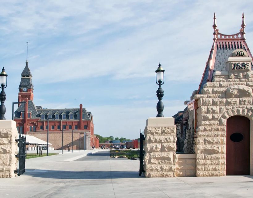 Chicago Historic Pullman Company Town Private Walking Tour - Experience Highlights and Itinerary
