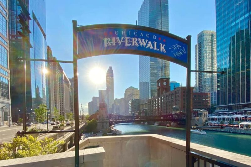 Chicago: Magnificent Mile Tour With Optional 360 Chicago - Guides and Visitor Experience