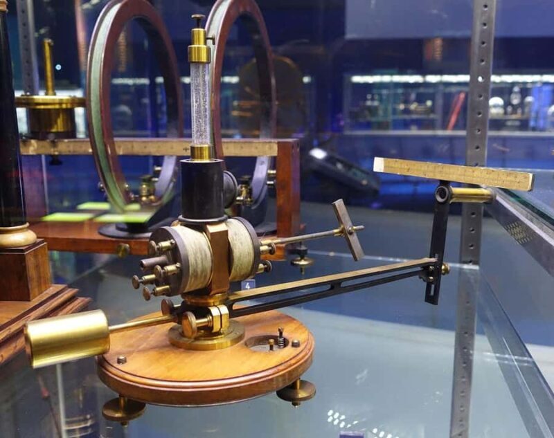 Chicago: Museum of Science and Industry Ticket & Audio Tour - Key Points  