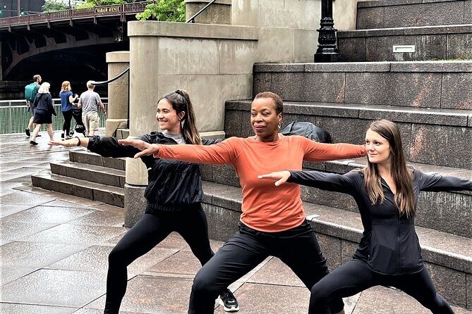 Chicago River Yoga Walk Tour - Chicago River Yoga Walk Tour: A Fresh Take on City Sightseeing