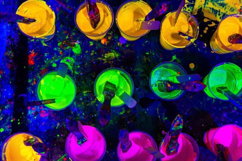 Chicago: Shooting & Spinning Art Experience (Neon Lights) - Who Should Consider This Tour?