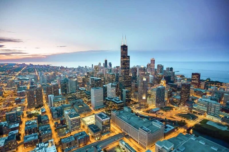 Chicago: Skydeck Ticket and Deep Dish Pizza Dinner - Key Points