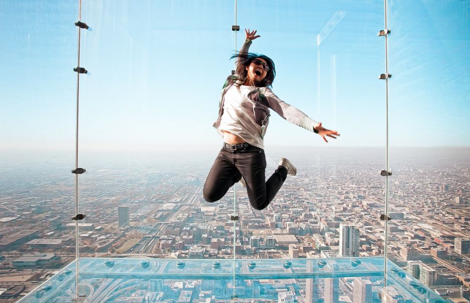Chicago: Willis Tower Skydeck and The Ledge Ticket - Multimedia Presentations
