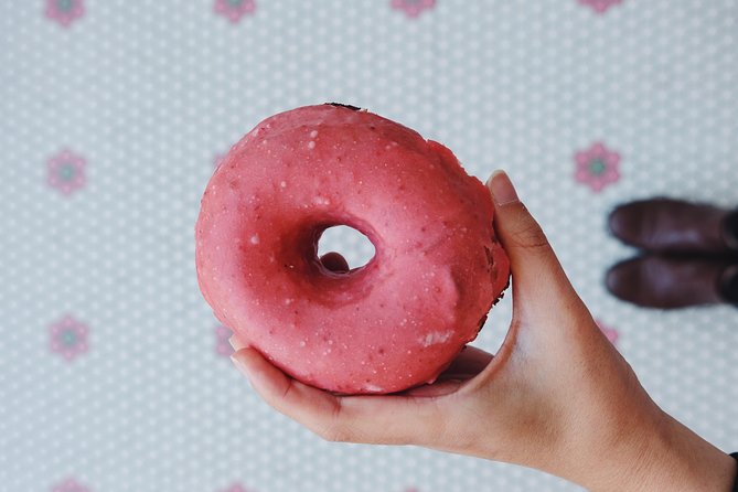 Chicagos Delicious Donut Adventure With Underground Donut Tour - Tour Itinerary