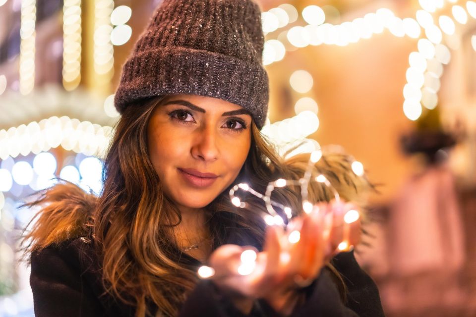 Chicago's Festive Lights: A Magical Christmas Journey - Live Tour Guide Information