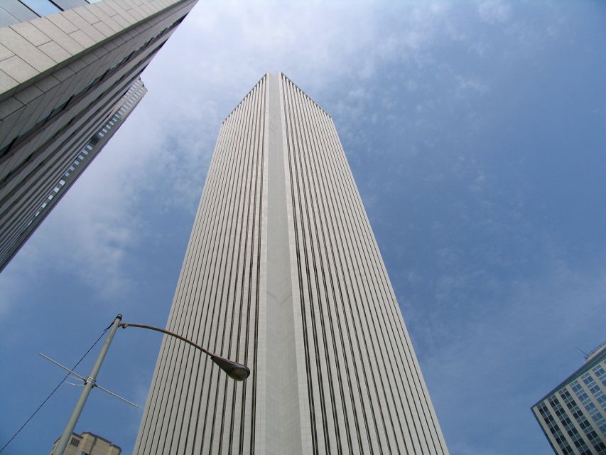 Chicagos Modern Skyscrapers Guided Walking Tour - Tour Duration and Language