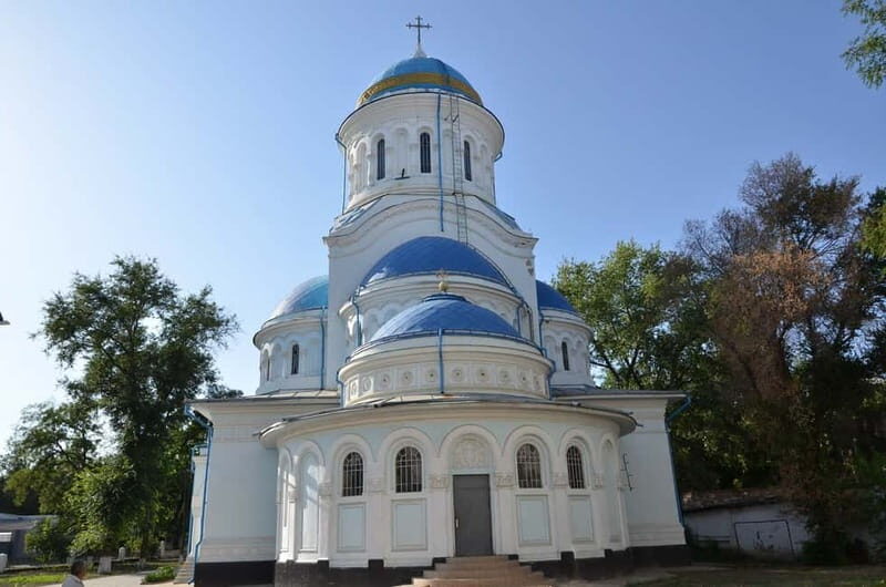 Chisinau: City Highlights Walking Tour with Local Guide - An Overview of the Tour Experience